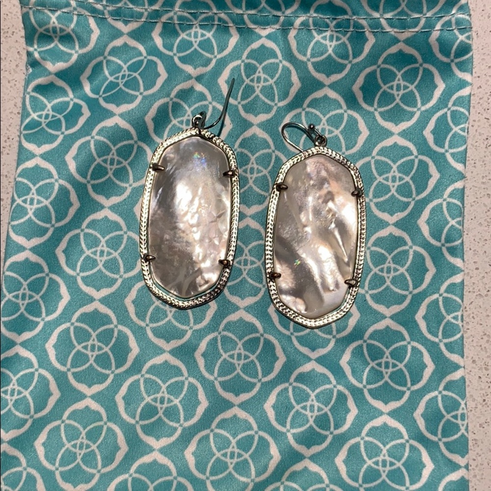 Kendra Scott Danielle earrings